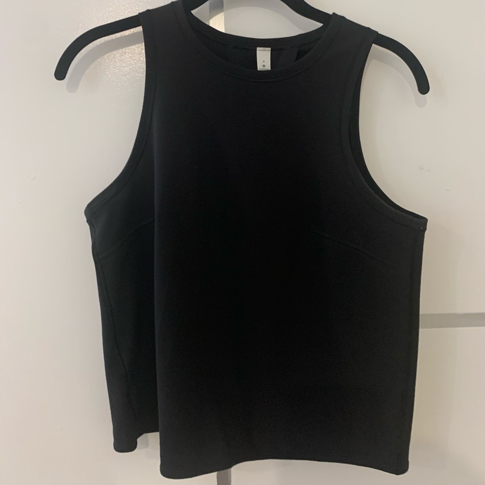 Lululemon crop top